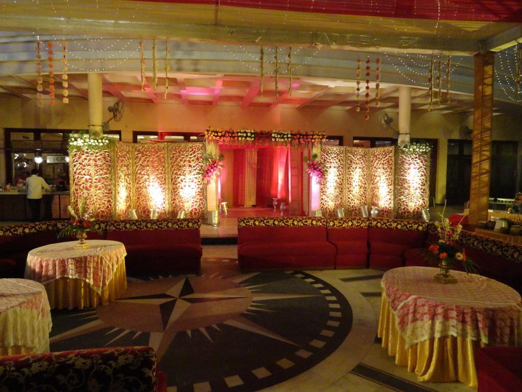 Hotel Gulmor Ludhiana Exterior foto