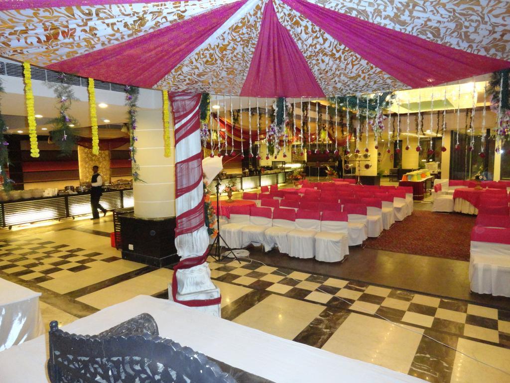 Hotel Gulmor Ludhiana Exterior foto